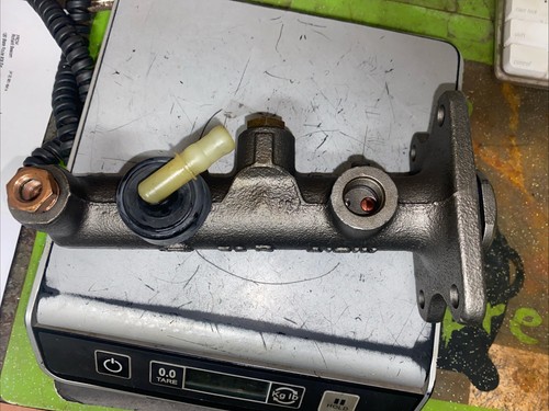 Fits 82-85 Toyota Celica, OEM Reman Master Brake Cylinder, Part #11-2018 - Picture 7 of 11