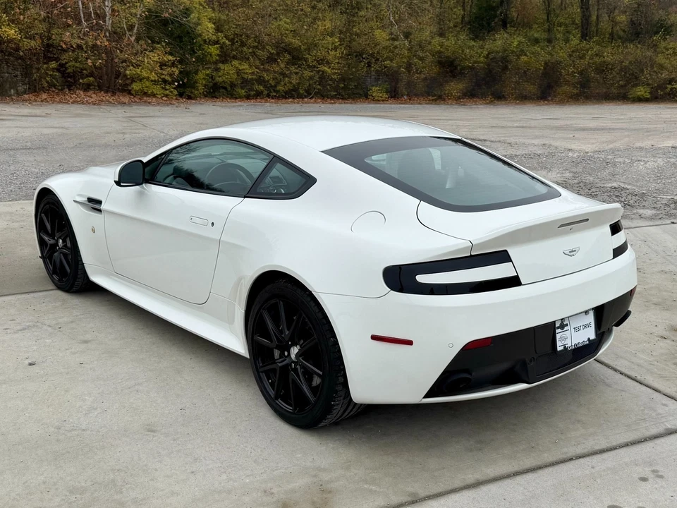 2015 Aston Martin Vantage GT , TECHNOLOGY PKG, W/ 700W PREMIUM AUDIO - Image 4 of 4