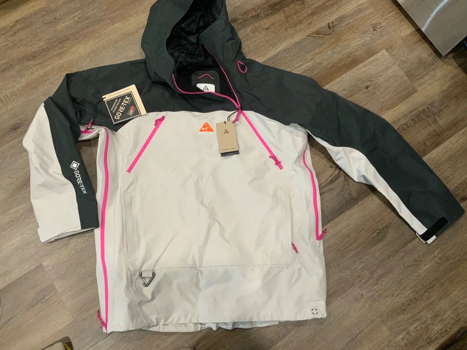 New Nike ACG Chena Vortex Storm-FIT ADV GORE-TEX Jacket FV8891-104 Unisex Sz M
Opens in a new window