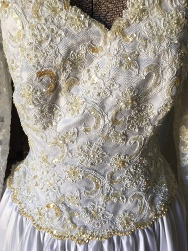 Wedding Dress Princess Ball Gown White Off Shoulder Long Sleeve Lace Bead VTG - Picture 6 of 10