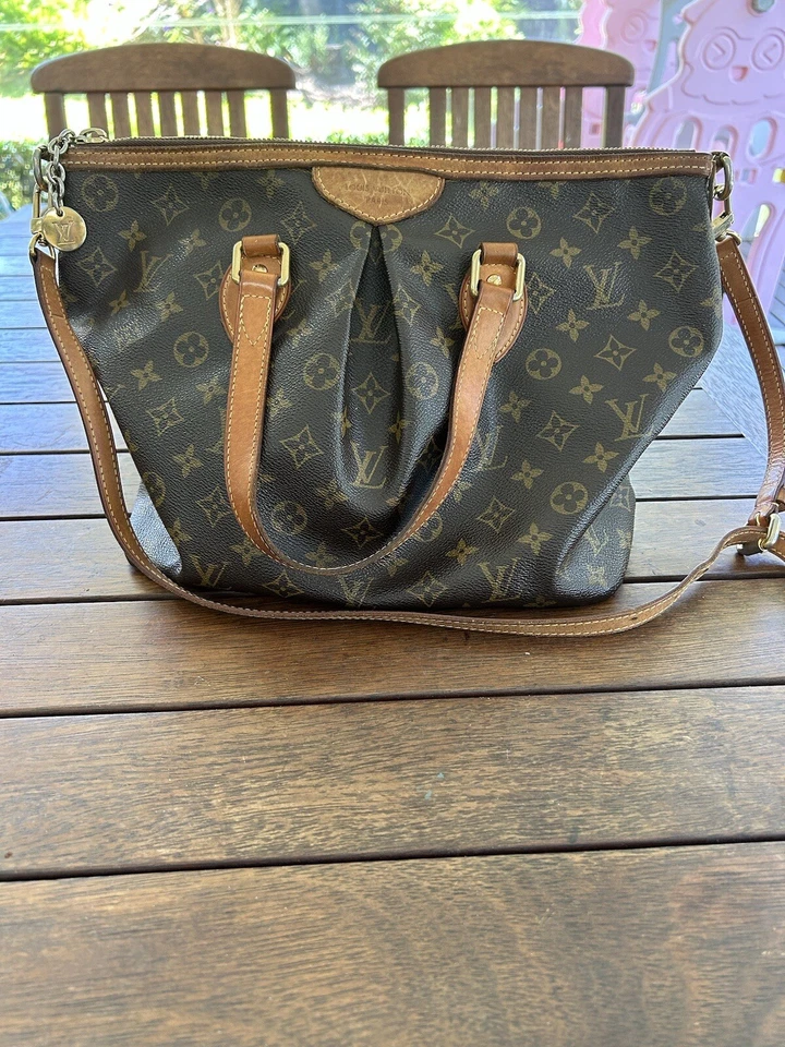 Bolso de Hombro 100% Auténtico Louis Vuitton Palermo PM Monograma Caja y Bolsa para el Polvo Foto 2 de 4