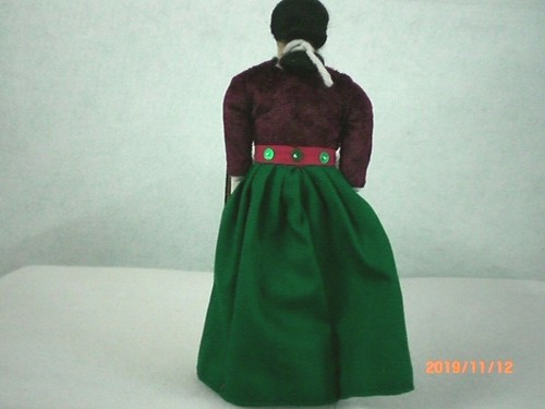 Navajo Traditional Girl Doll d4 - Picture 2 of 2