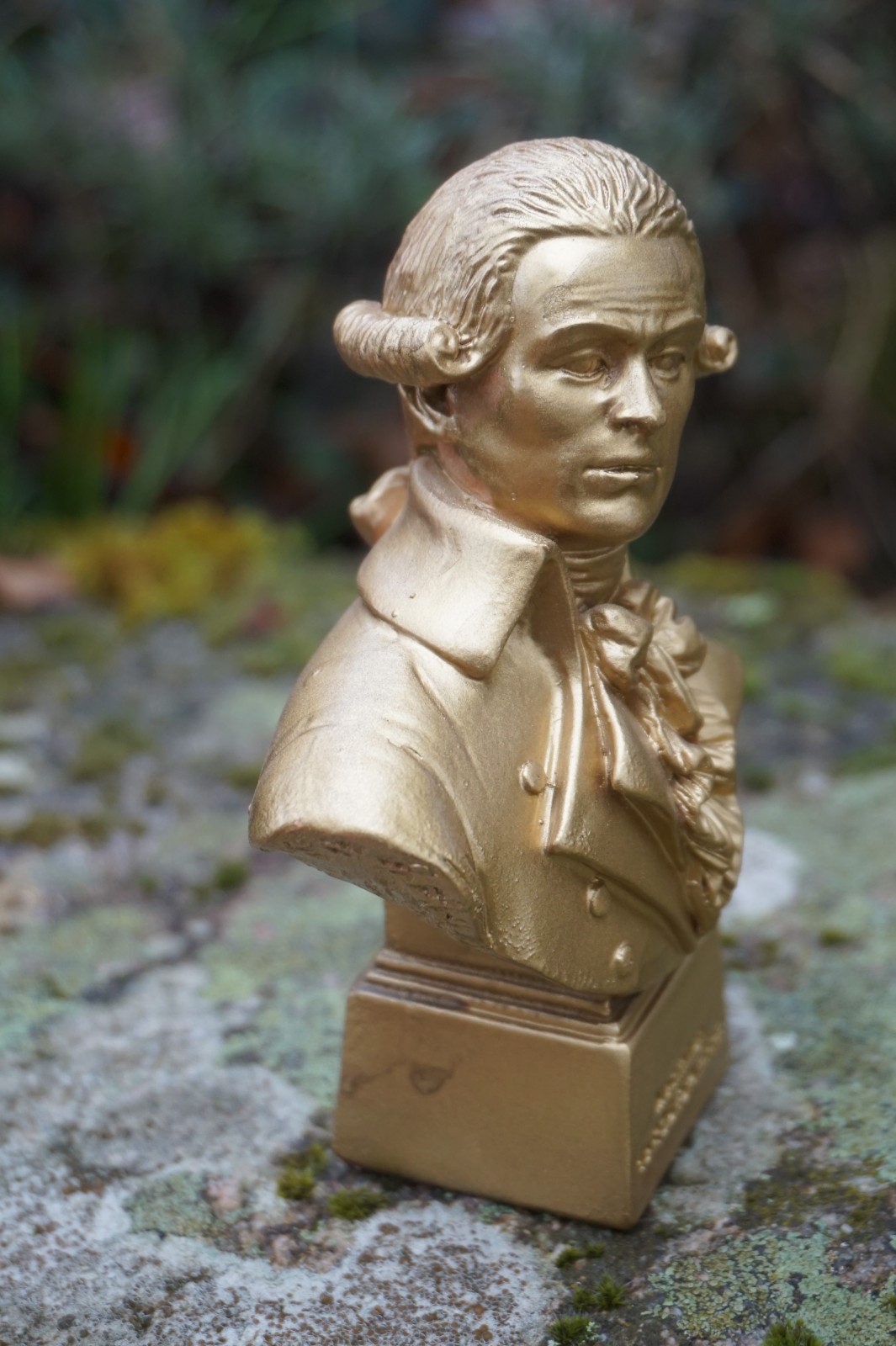 Buste Robespierre RE0498 statuette de collection dorée pour cabinet