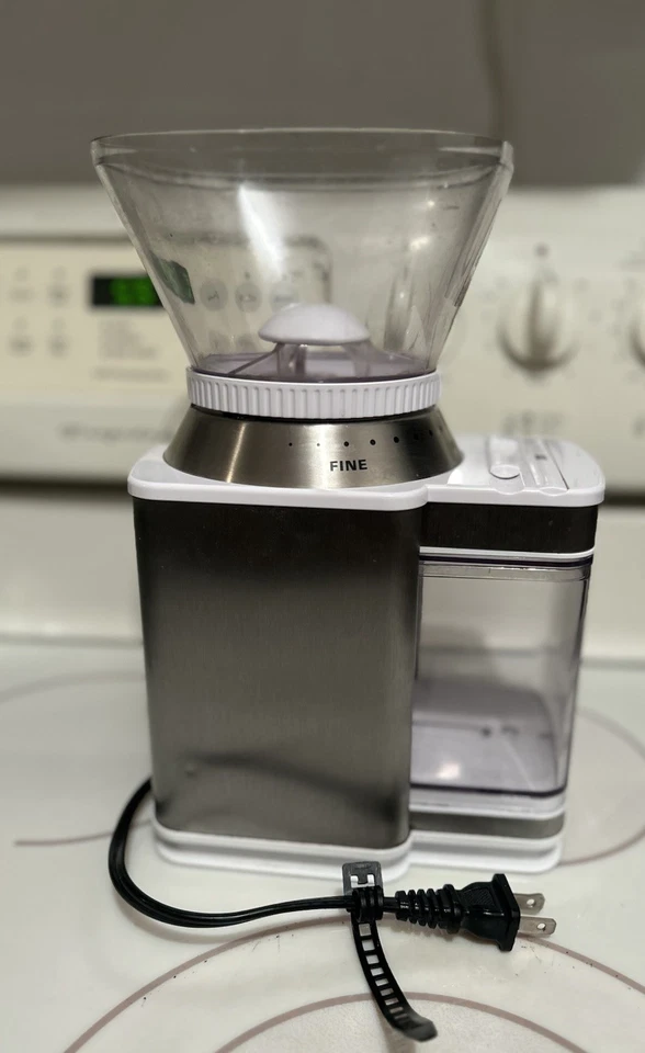 Molinillo de café automático Cuisinart modelo DBM-8 sin tapa blanco 11x5” Foto 3 de 4