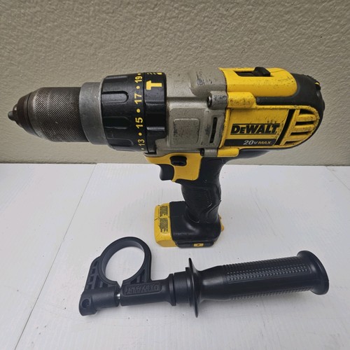 DEWALT DCD985 20V MAX 1/2" Cordless Hammer Drill/Driver + Side Handle AG - Picture 10 of 17