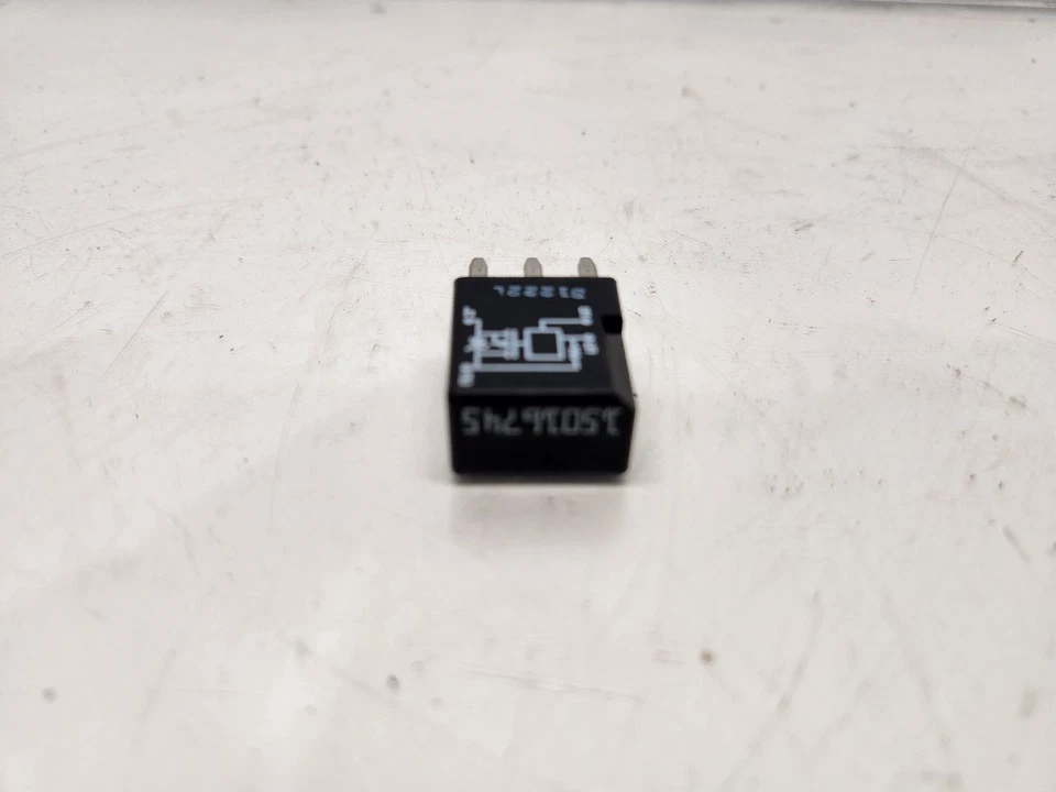 2003 Chevrolet Trailblazer Headlight Relay PN: 15016745 - Image 2 of 4