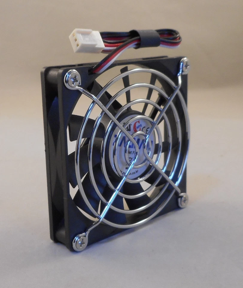 ZALMAN ZF8015ASM 80mm 3-Pin 12V/0.14A Quiet PC Case Fan with Chrome Fan Guard - Image 3 of 4