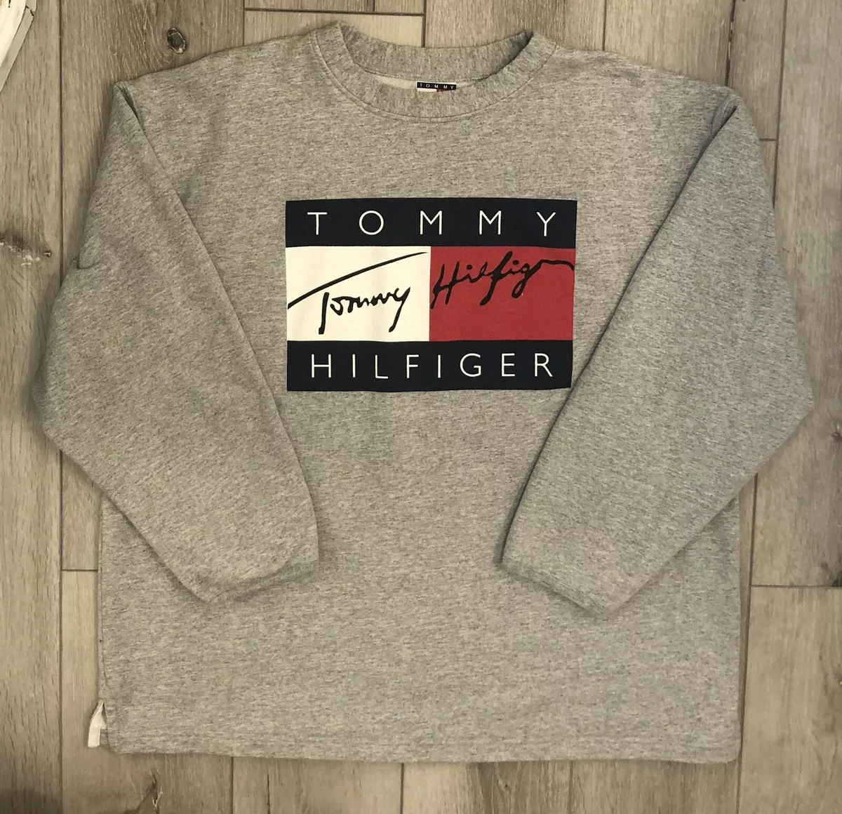 Tommy hilfiger box logo sweatshirt hotsell