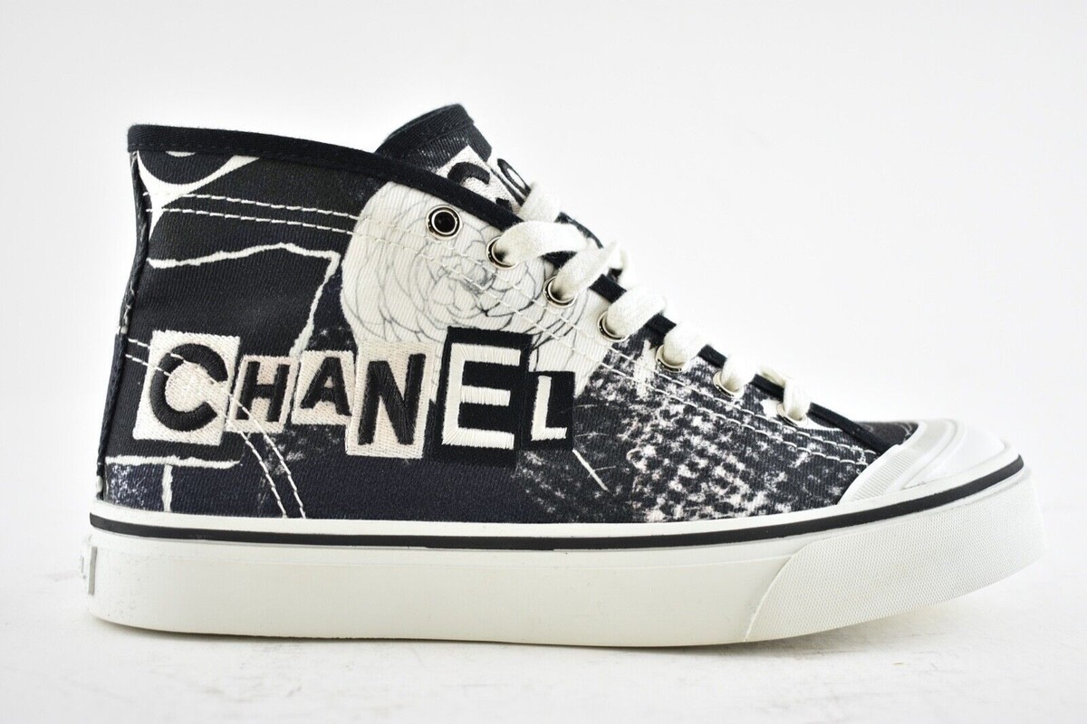 Chanel 20P Black White Fabric CC Logo Flat High Top Runner