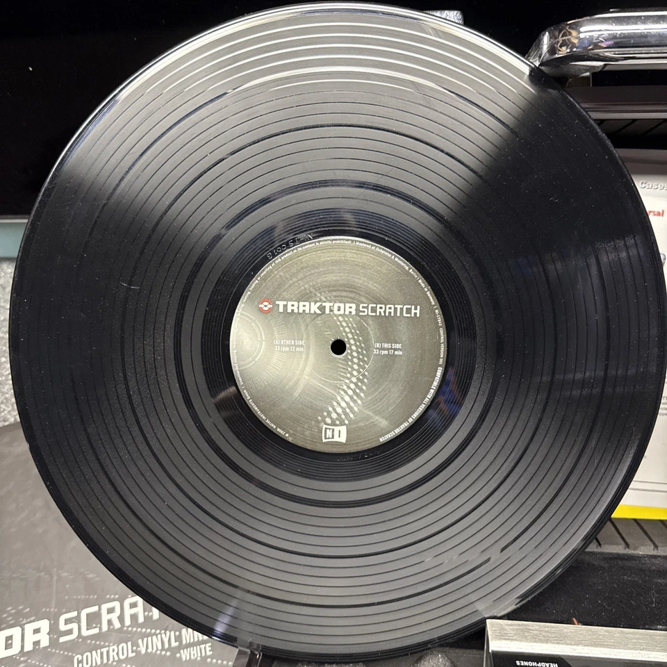 NATIVE INSTRUMENTS AUDIO 8 DJ SYSTEM: 4 Chan + Midi In/Out Traktor Vinyls, Discs - Image 3 of 4