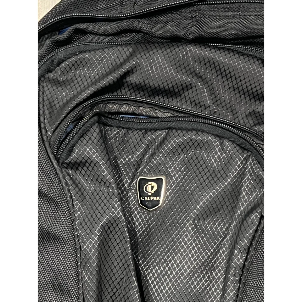 Mochila para portátil Calpak 26L Foto 3 de 4