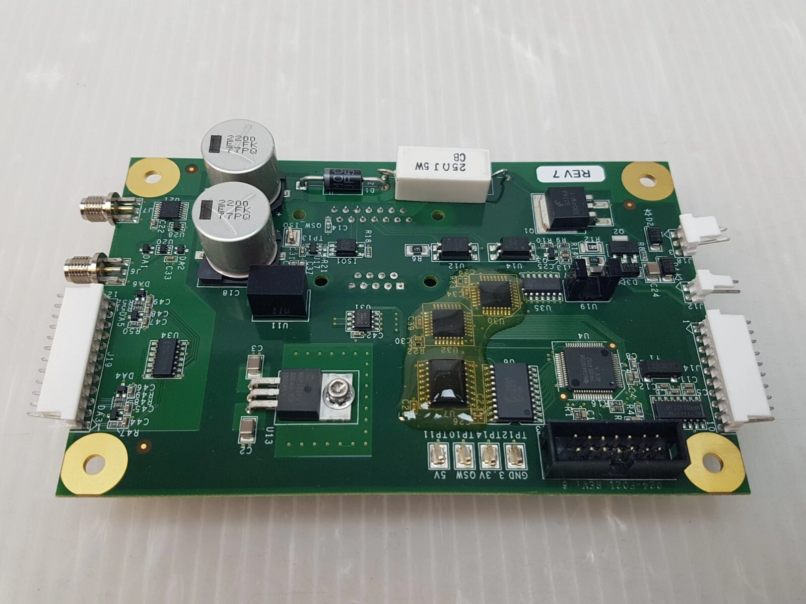 024-A021 circuit board with GND 3.3V QSW 5V test points