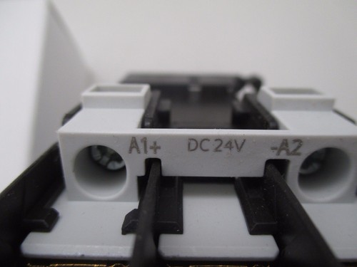 Siemens 3RT1024-1BB40 Contactor new - Picture 3 of 3