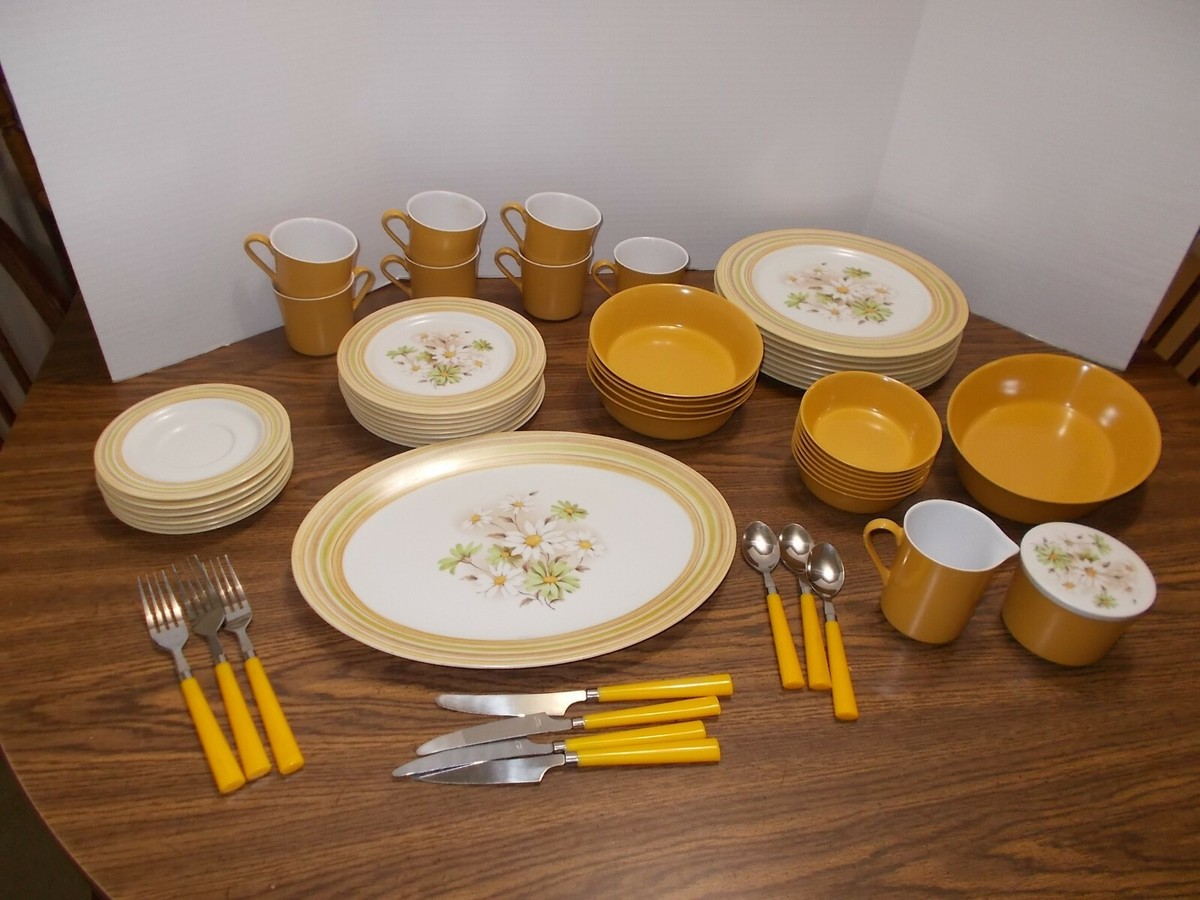 56 pc Melmac Melamine Oneida Deluxe Dishes, Cups, Plates, Sugar