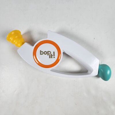 Hasbro Bop It Original Electronic Family Game Pull Twist Handheld - Tested  WORKS