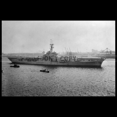 Photo B.002005 HNLMS KAREL DOORMAN R81 EX-HMS VENERABLE R63 AIRCRAFT CARRIER
