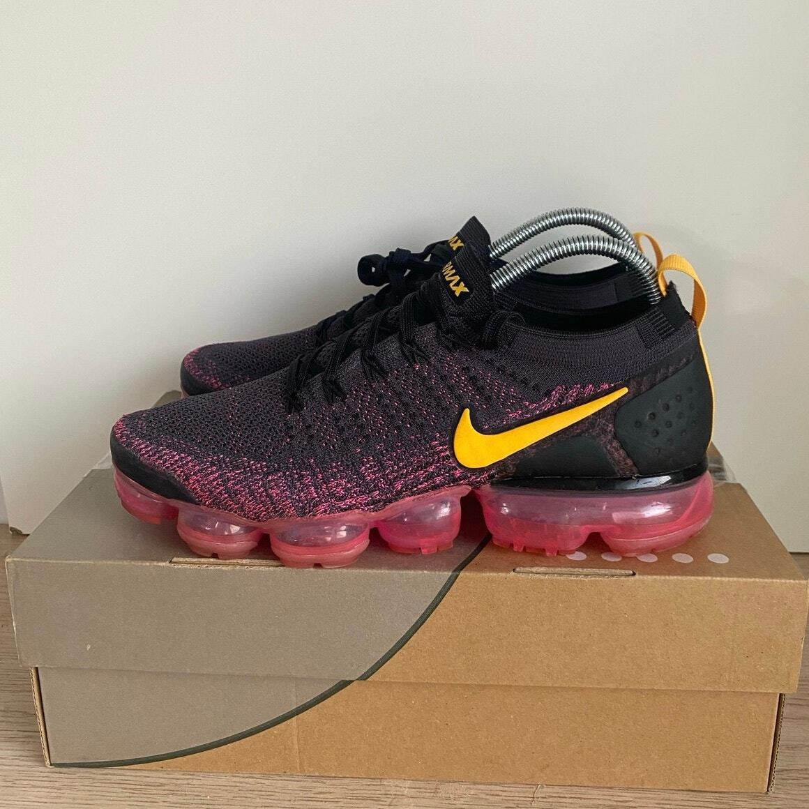 Nike Air VaporMax Flyknit 2 Pink Blast Size 10 Nike Air VaporMax Flyknit 2 Pink Blast for Sale  main image 3