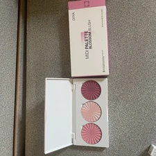 Ofra Blossom Blush Midi Palette - Blush + Highlighter - Pinks