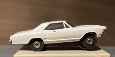 Aurora Thunderjet Tjet 1963 BUICK RIVIERA - White HO Slot Car 1357