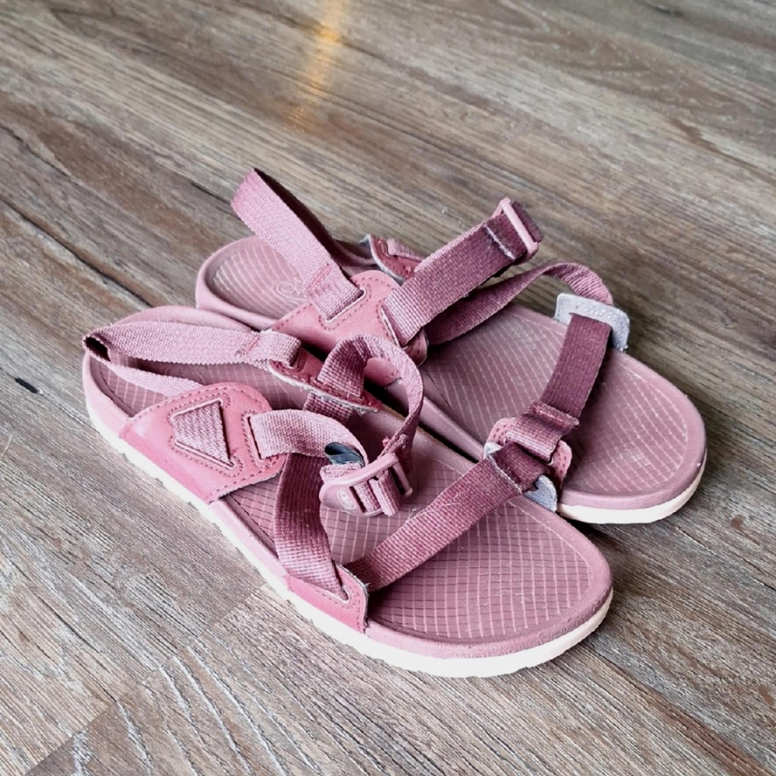 Chaco Maroon Strappy Sandals for Women Size 7 Outdoor Comfort