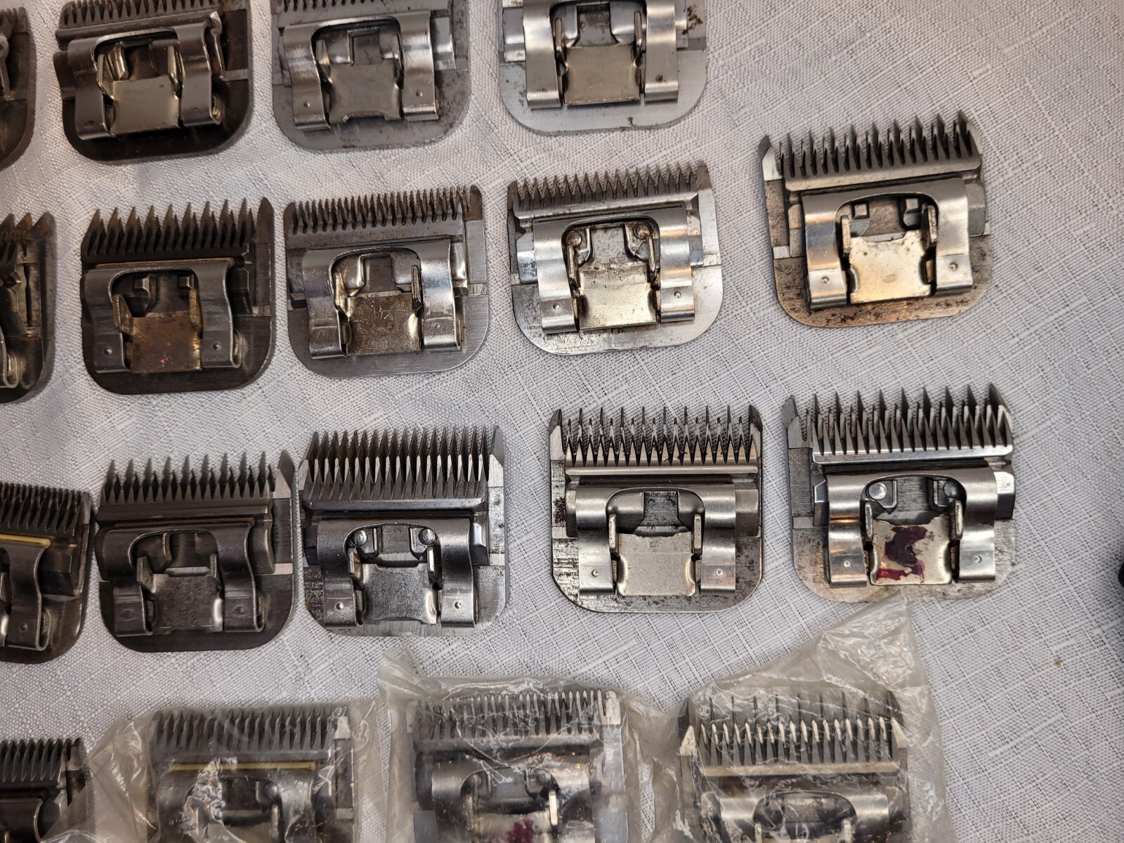 Andis Geib Oster Clipper Blade Big Lot Mixed sizes + Andis AGC & Plus AG Clipper