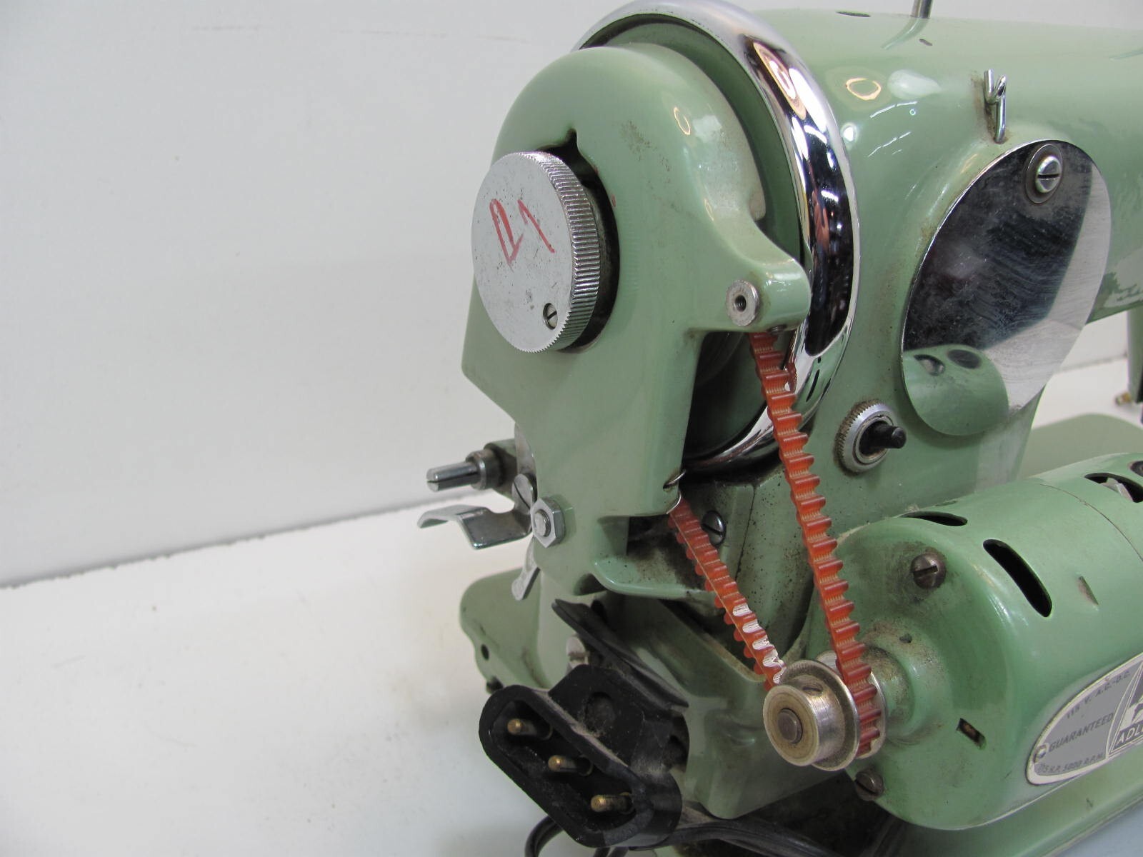 VINTAGE ADLER SEWING MACHINE 152 R123 GREEN RUNS eBay