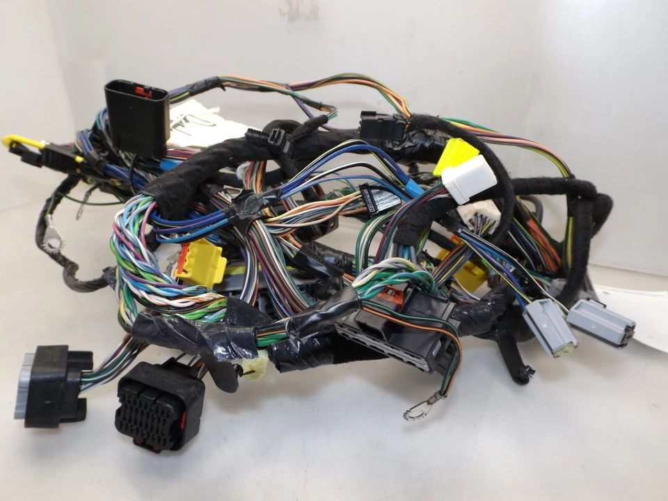 Arnés de cableado para tablero de instrumentos Chrysler Pacifica 2004-2008 usado OEM P68031090AA Foto 4 de 4