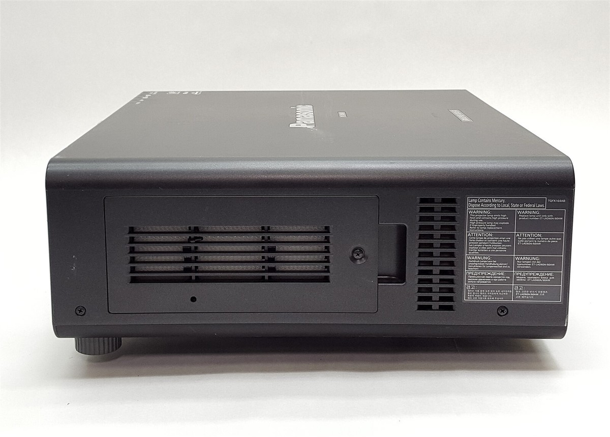 Panasonic PT-DW640S ★6000ルーメン HDMI対応可日本製 Panasonic PT-DW640S ☆6000ルーメン HDMI対応可能 2画面表示可