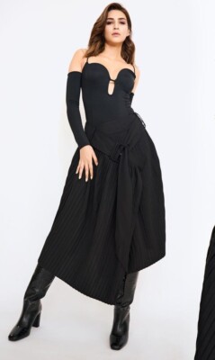 試着のみ　REVERBERATE BELTED SKIRT ブラック REVERBERATE 