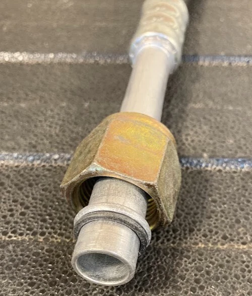 Manguera de aire acondicionado Behr - 123-830-56-15 / 351209051 - para Mercedes-Benz 240D y 220D 1968-83 Foto 4 de 4