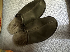 UGG Men's Brown Suede Fur-Lined Slip-On Closed Toe Slippers US 9 EU 42
