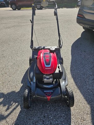 Honda HRX 217 Gasoline Walk-Behind Lawn Mower, Red & Black