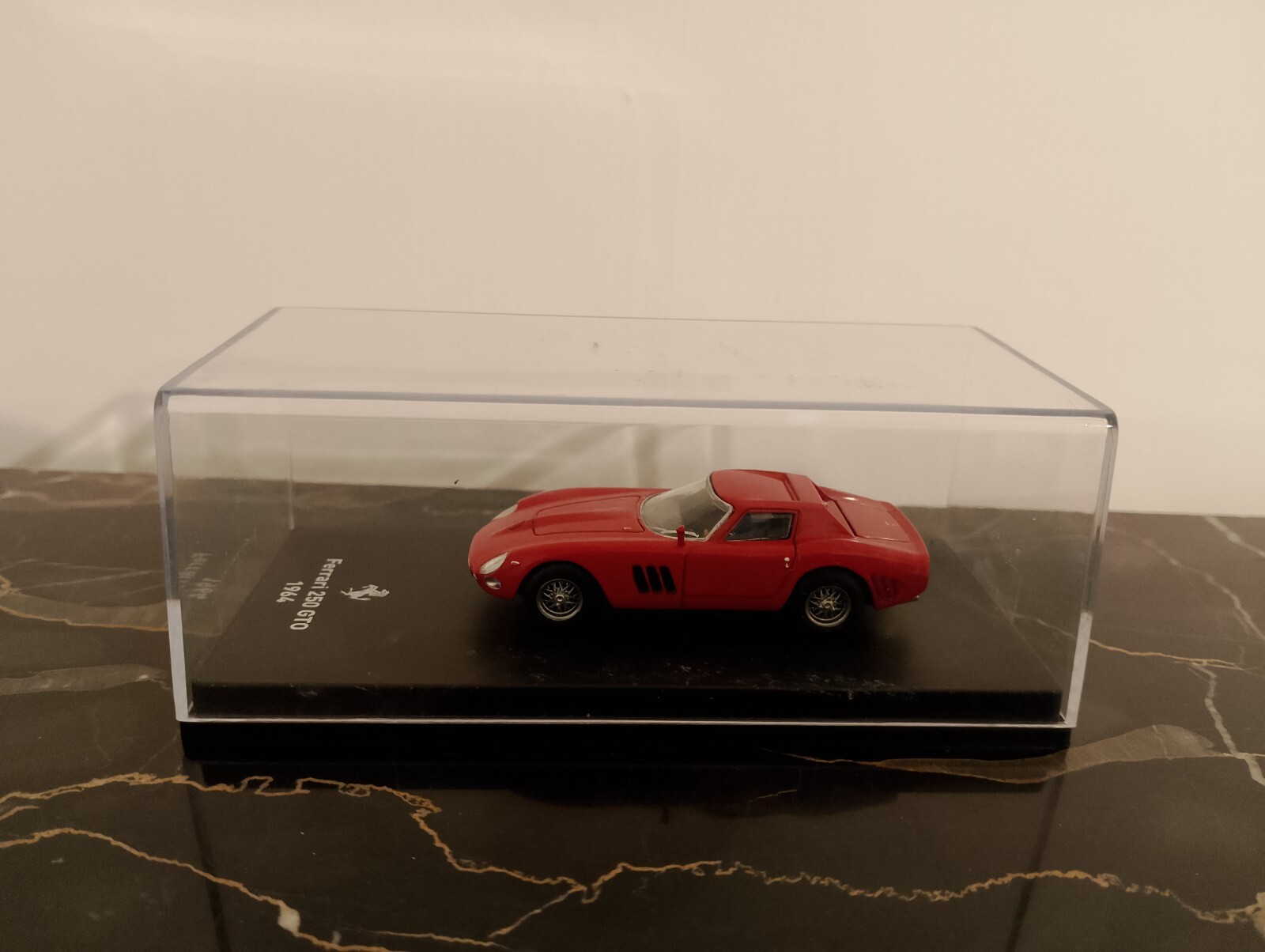 Foto 11 di 52