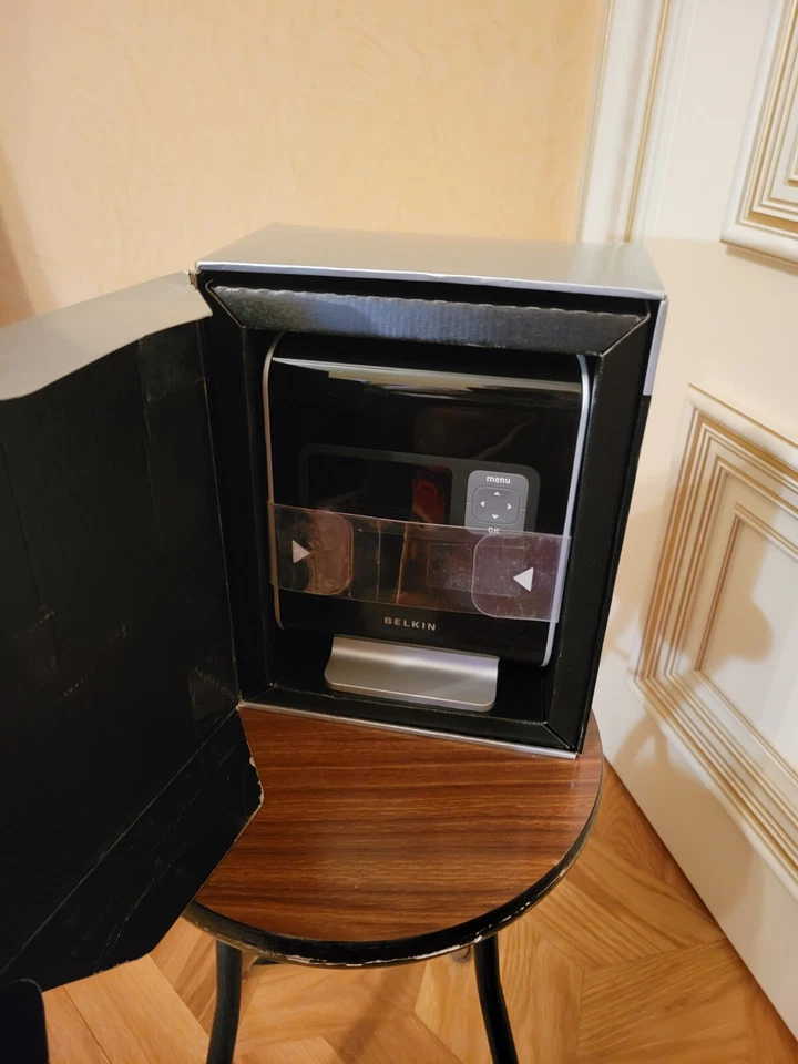 BELKIN Bundle N1 Vision Wireless Router #F5D8232-4 & N Wireless USB Adapter. - Image 3 of 4