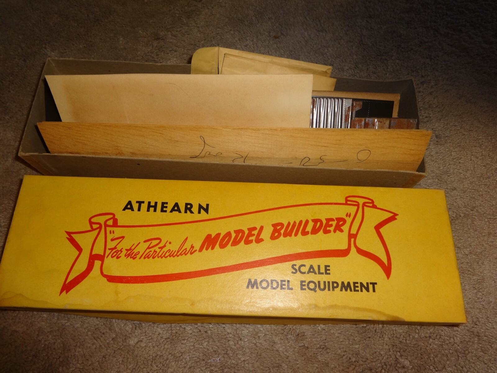 2 ORIGINAL 2 RAIL O SCALE MODEL TRAINS SCALE CRAFT CAR / ATHEARN KIT
