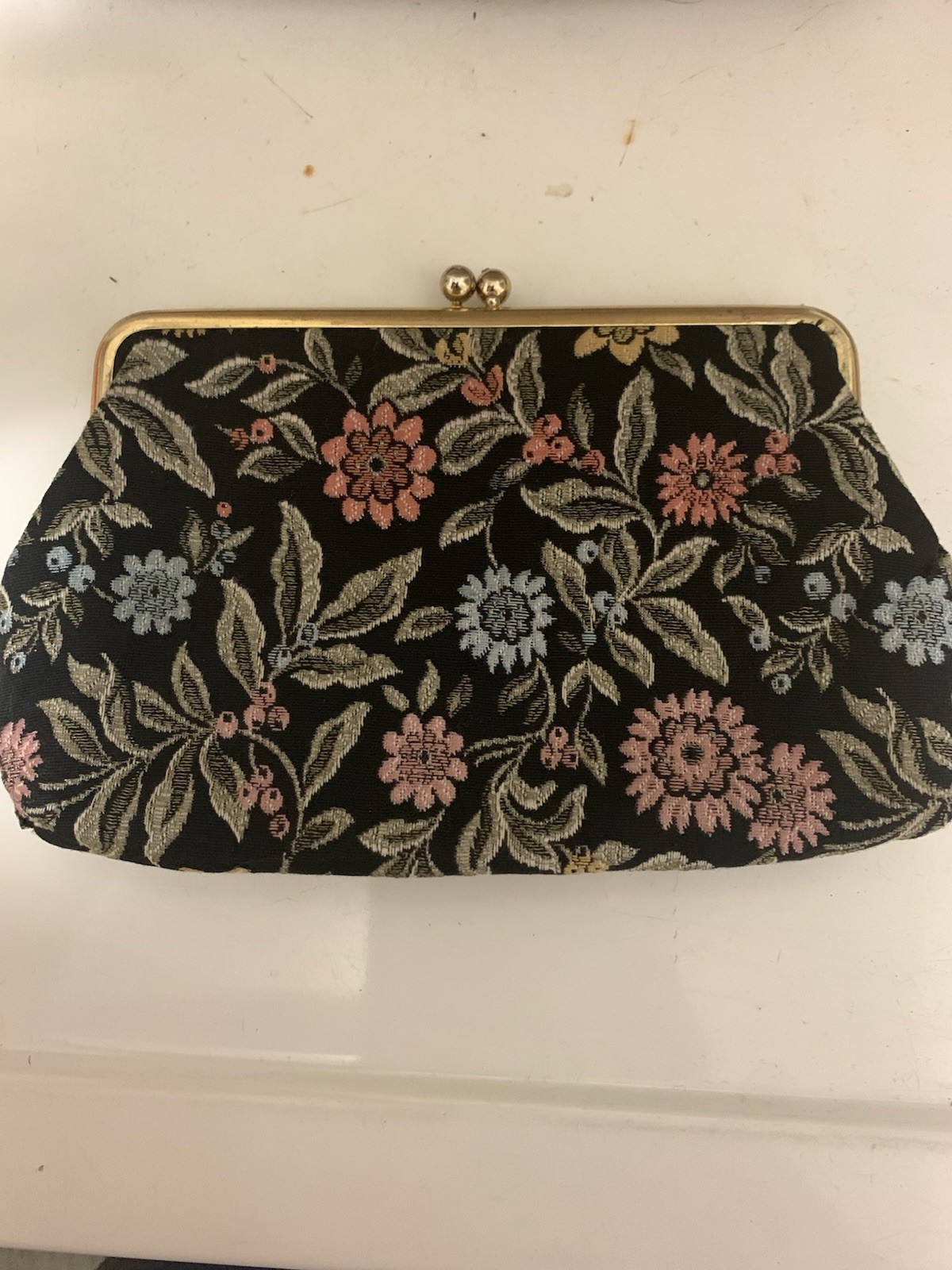 vintage kiss lock coin purseNice Change Purse. The Inside Is Very Very Nice