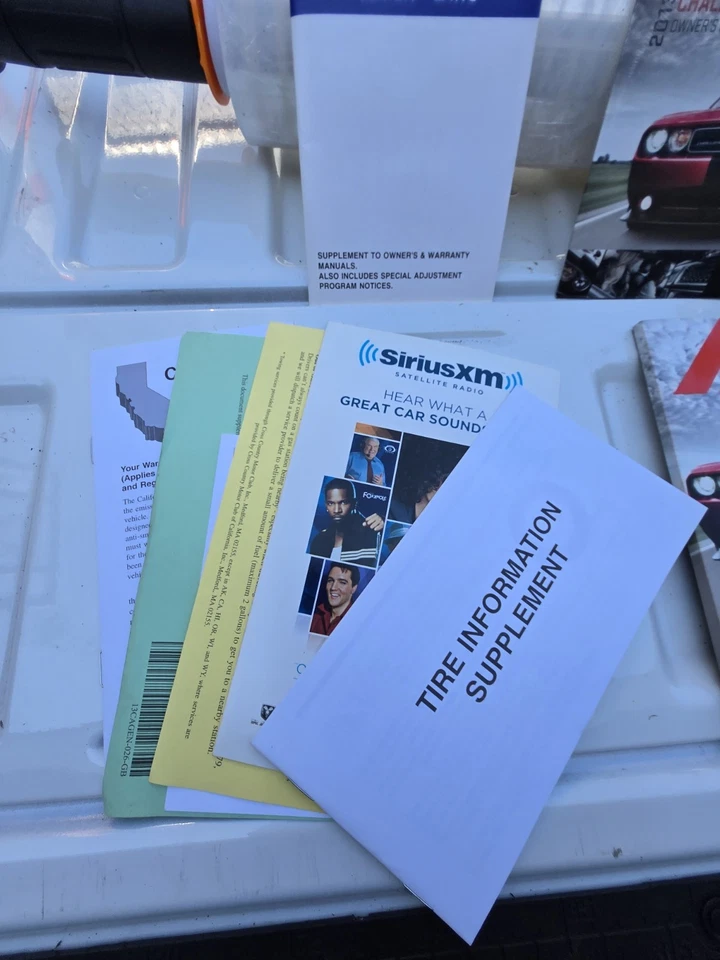 CD de informações 2013 Dodge Challenger R/T Owners conjunto manual - Imagem 2 de 4