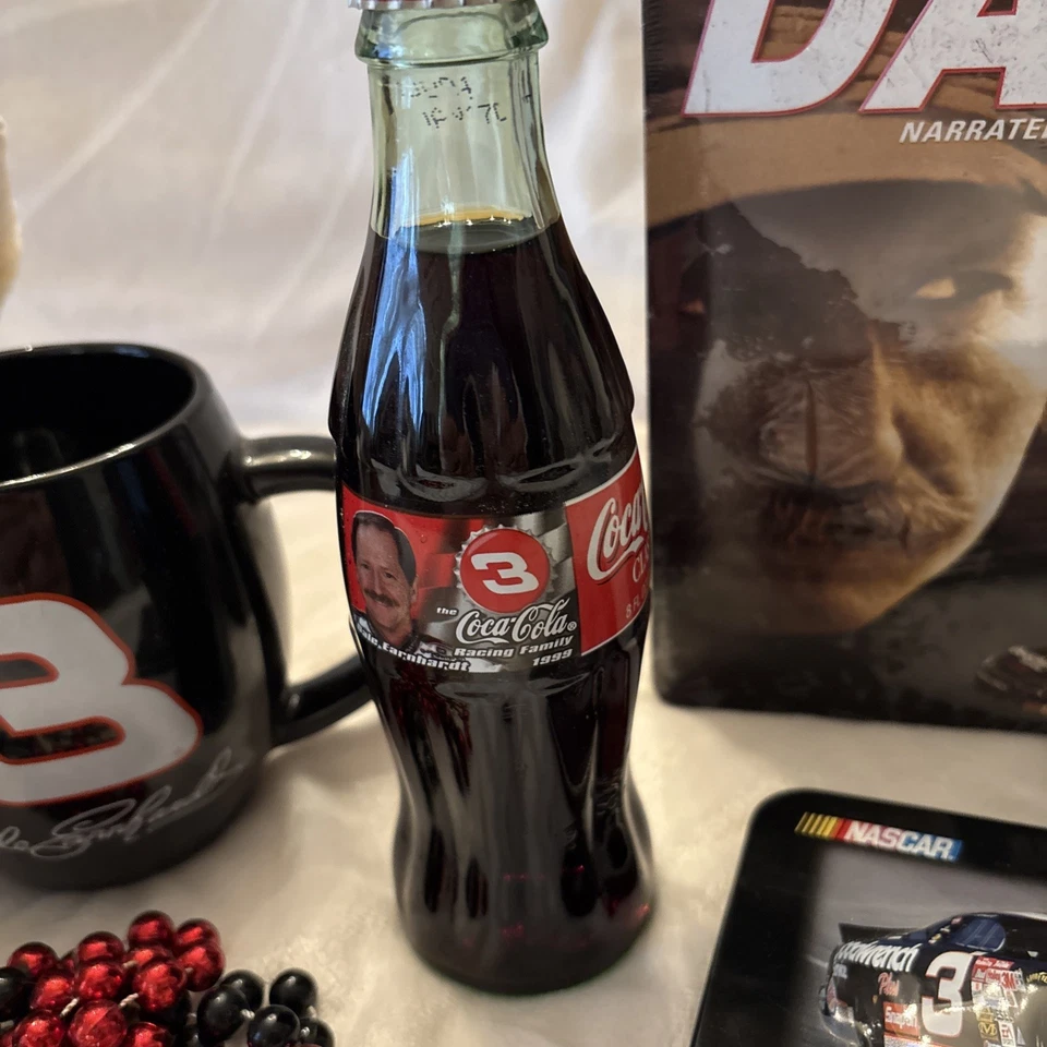 Dale Earnhardt Memorabilia Tazas Tarjetas DVD Set Collar Oso. Todo nuevo. Foto 4 de 4