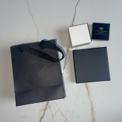sehr schöne Geschenk Boxen für Schmuck (Ring, Halskette)