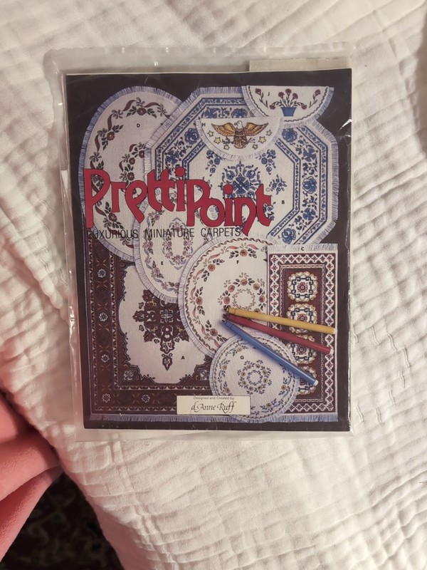 Prettipoint Anne Ruff Miniature Carpets To Color P-1202