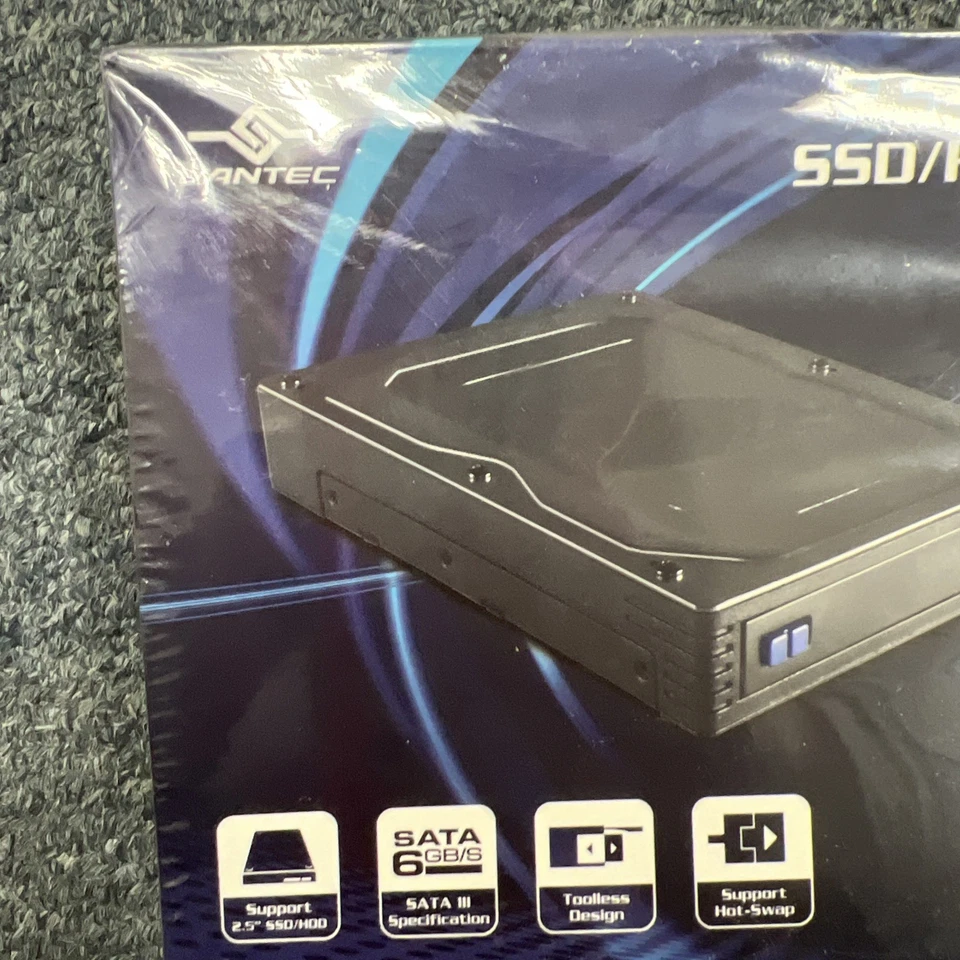 Vantec  2.5” to 3.5” SATA SSD/HDD Converter MRK-235ST - Image 2 of 4