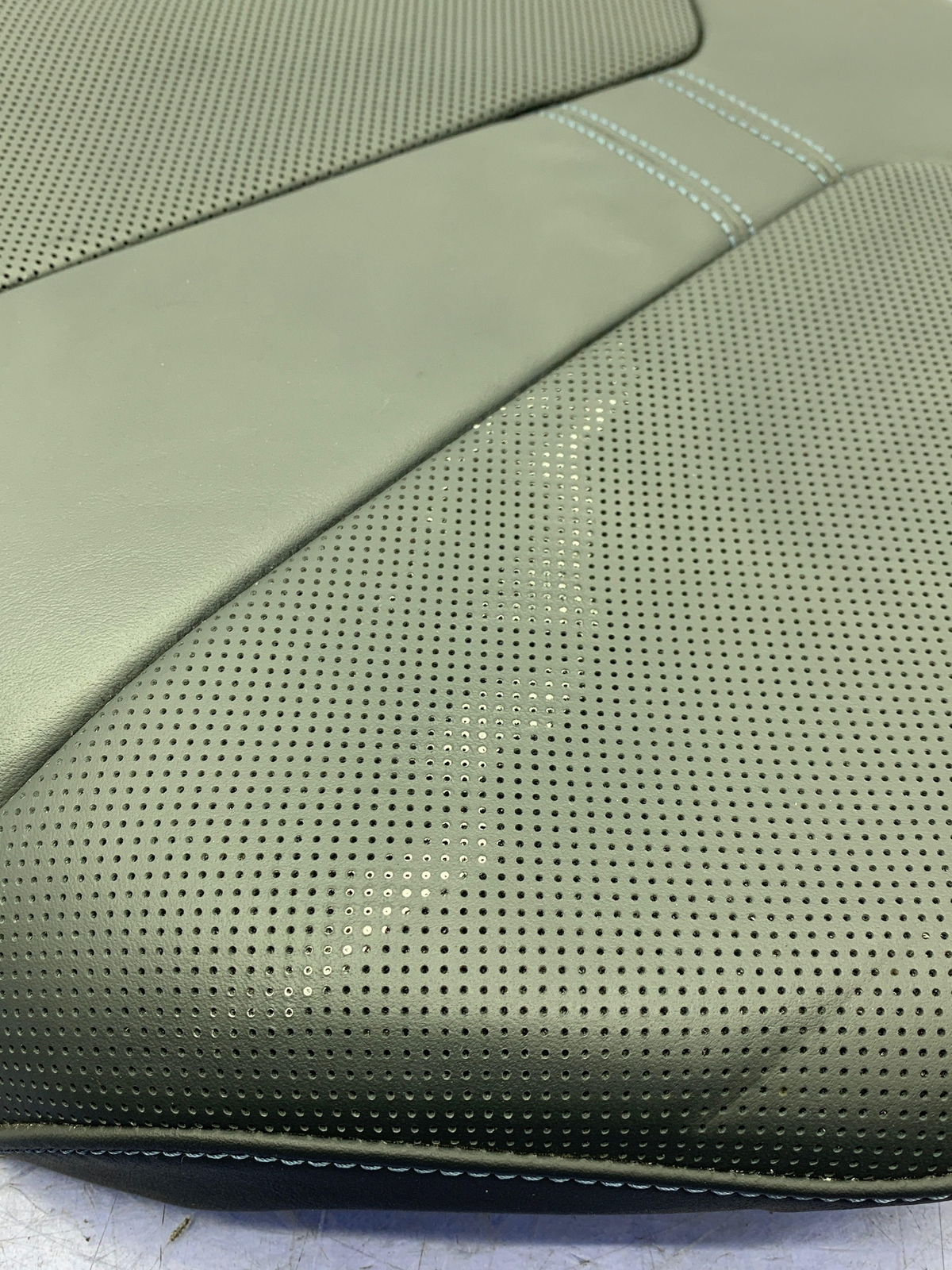 2014 - 2020 BMW I8 OEM RIGHT REAR UPPER SEAT CUSHION | AMIDO LEATHER 9312873