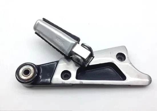 Soporte de clavija de pasajero trasero derecho lateral 2006 Yamaha Vmax 1200 VMX1200 1473A Foto 2 de 4