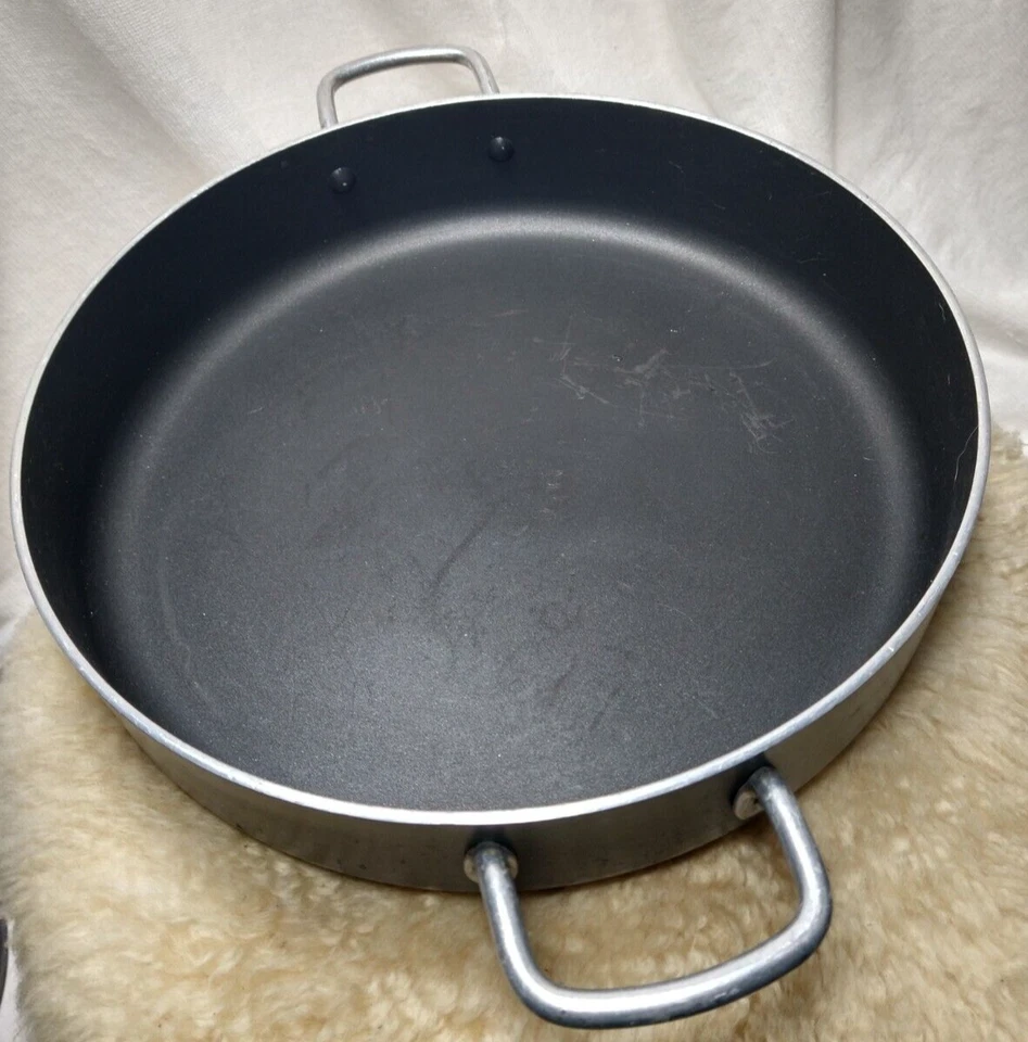 VOLLRATH SAUTEE PAN 11" PROFFESSIONAL COMMERCIAL GRADE HEAVY GUAGE COOKWARE USA - Image 4 of 4