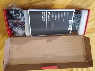 Akai Professional MPX8 Mobile SD Sample Player