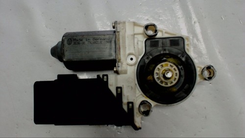 VW Bora Variant 1.9 TDI 1 J Fensterhebermotor R 1J4837730AA 16555