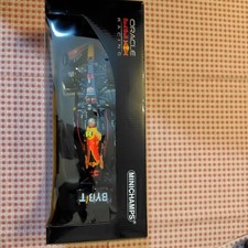 Minichamps 1/18 Oracle Red Bull Racing RB18 Sergio Perez Mexico GP 2022 Model