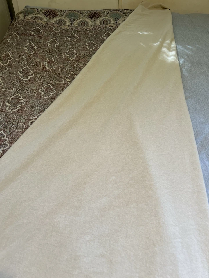 Pottery Barn King Duvet Wylie Paisley. Cotton Linen . Beautiful Pattern. - Image 3 of 4