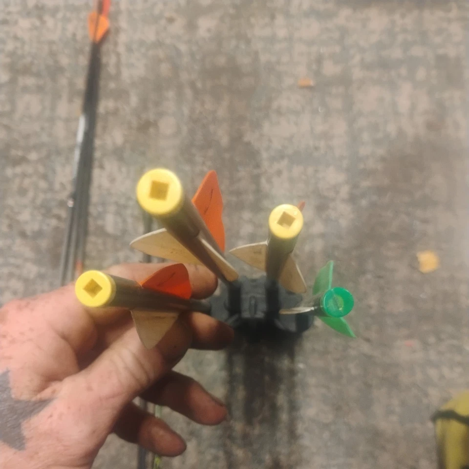 TenPoint Pro Elite 400 20" Non-Lighted Carbon Crossbow Arrows - Pack of 6 - Image 4 of 4