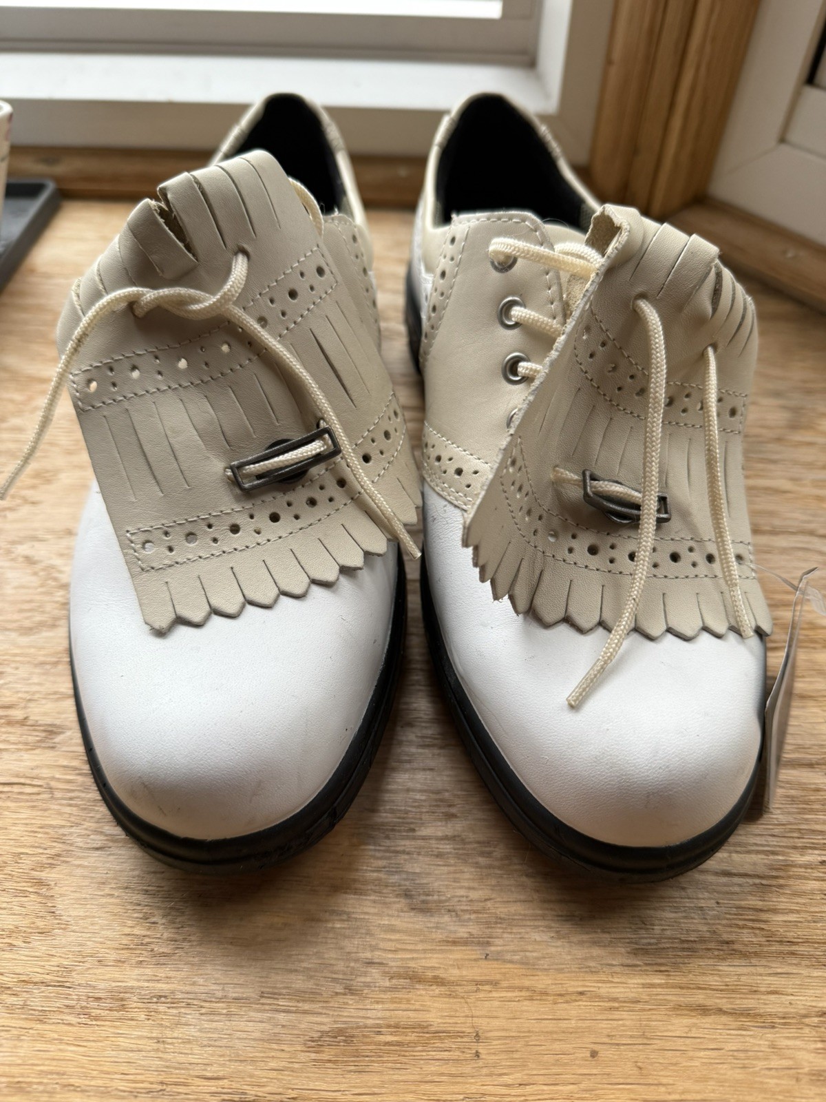 Zapato de golf Ecco Gore-tex para mujer de cuero blanco con tacos talla 11 hecho en Dinamarca